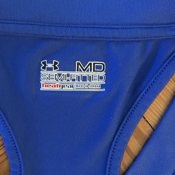 Women’s Under Armour Semi-fitted heat gear in Medium - Picture 3 of 3